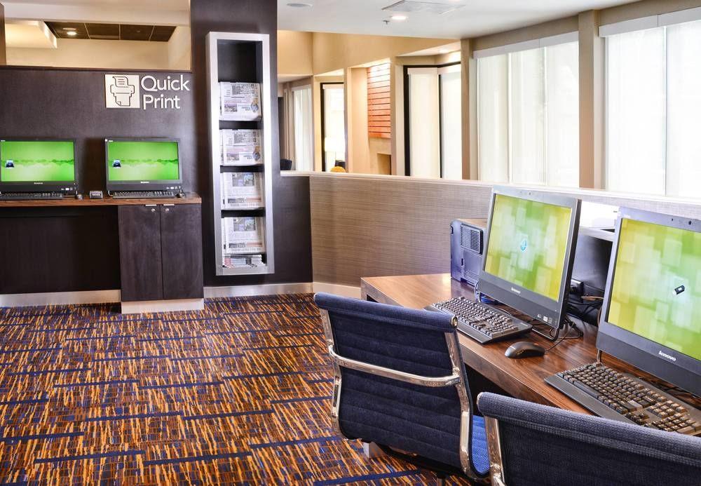 Courtyard By Marriott Dallas Richardson At Spring Valley Экстерьер фото