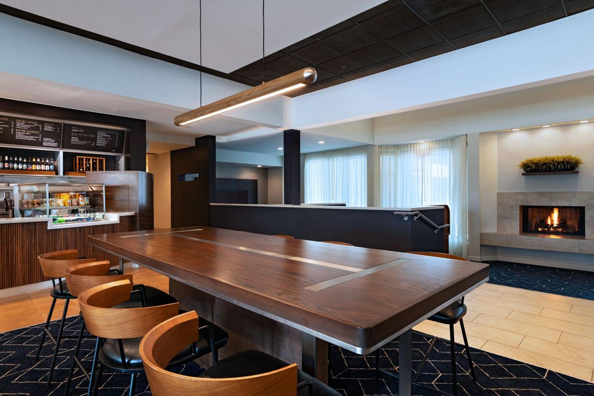 Courtyard By Marriott Dallas Richardson At Spring Valley Экстерьер фото
