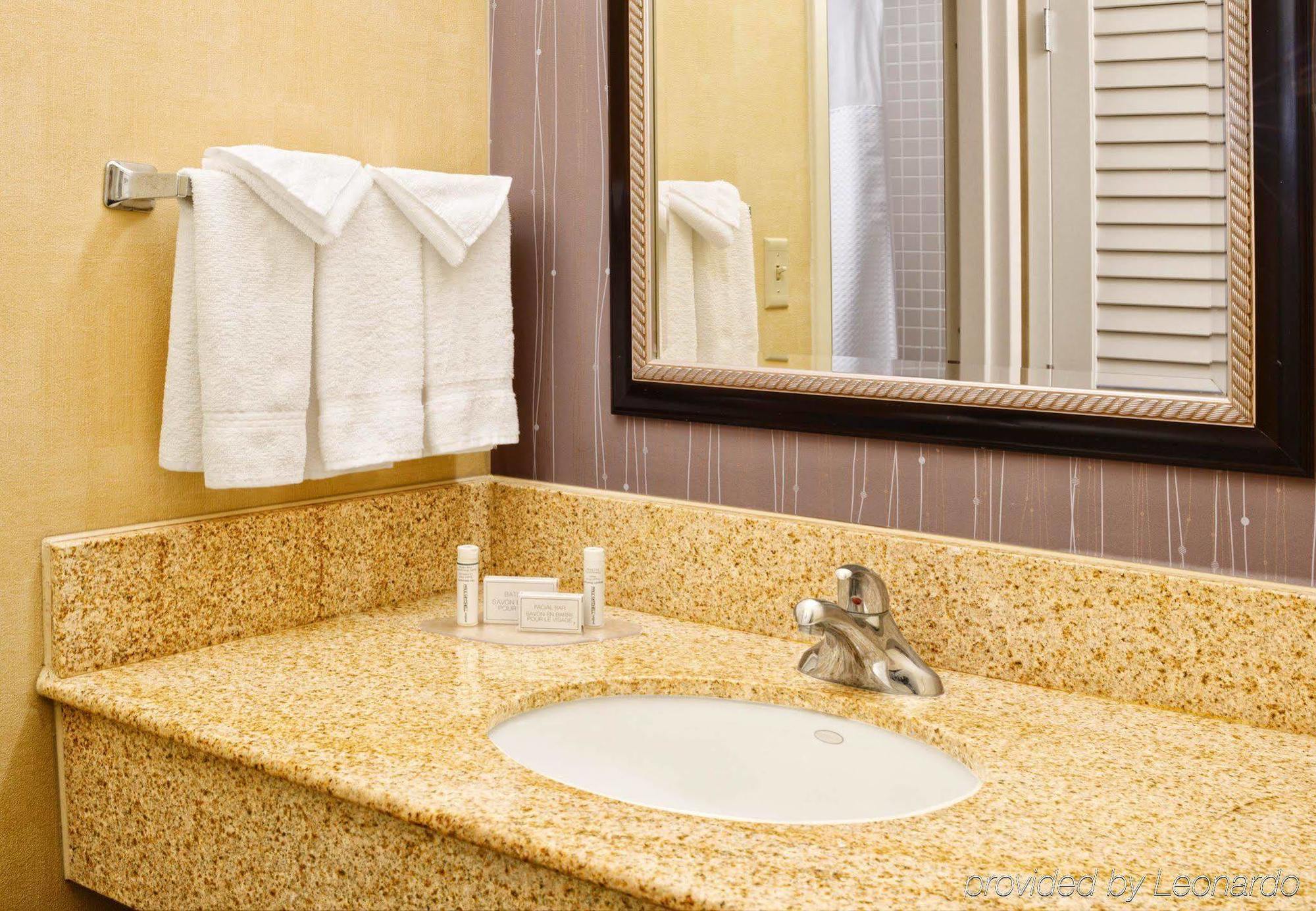 Courtyard By Marriott Dallas Richardson At Spring Valley Экстерьер фото