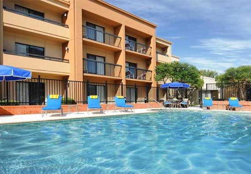 Courtyard By Marriott Dallas Richardson At Spring Valley Экстерьер фото