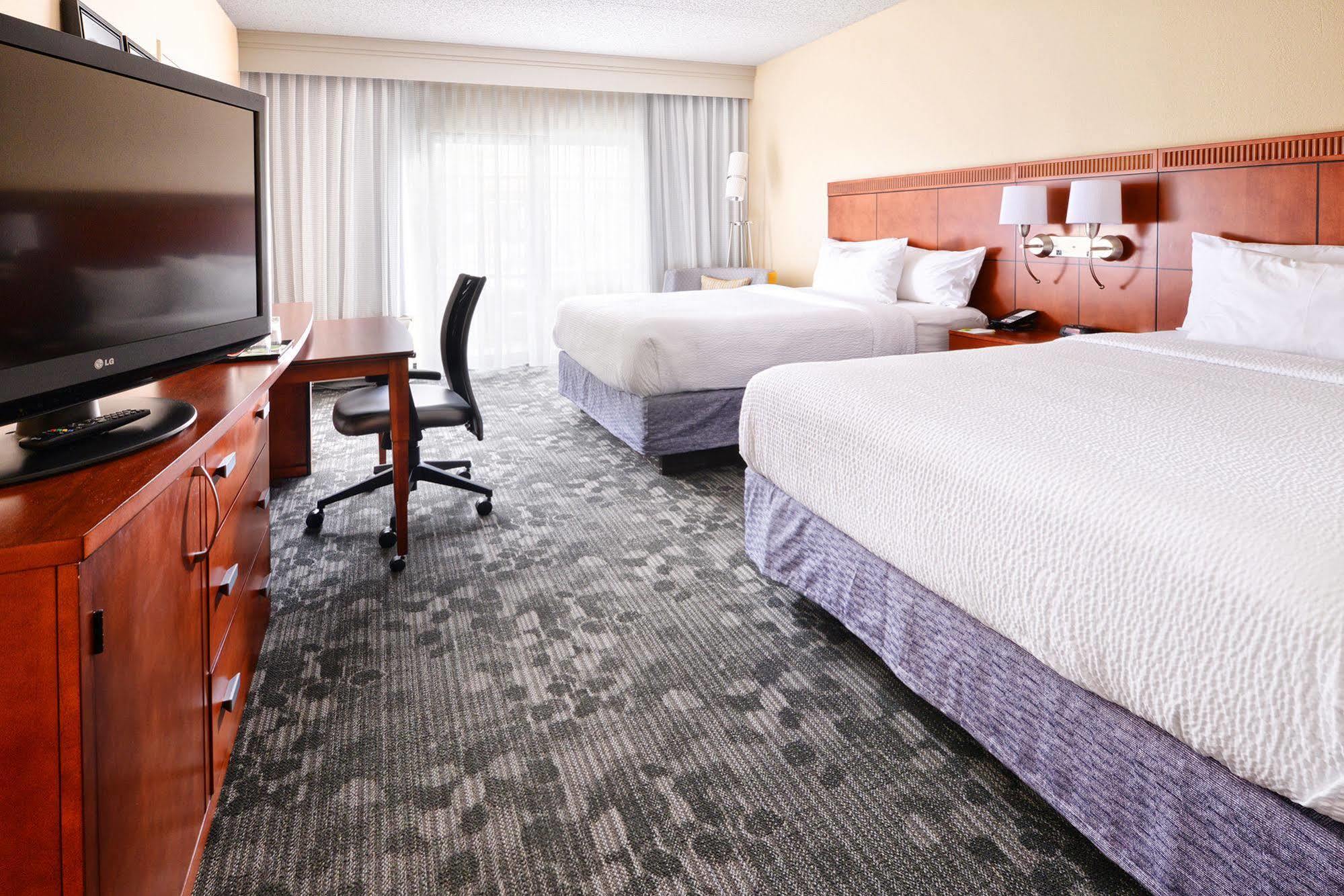 Courtyard By Marriott Dallas Richardson At Spring Valley Экстерьер фото