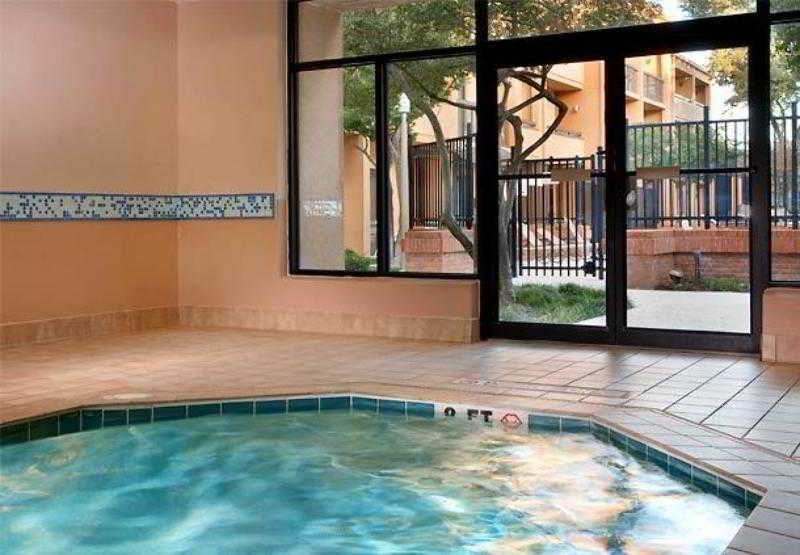 Courtyard By Marriott Dallas Richardson At Spring Valley Экстерьер фото